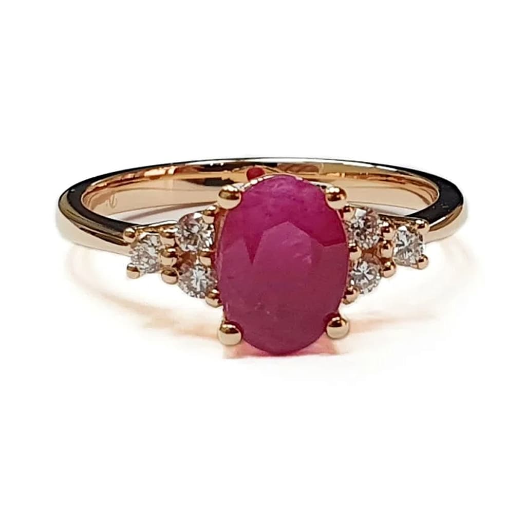 Пръстен с Рубин 1,44 карата и Диаманти