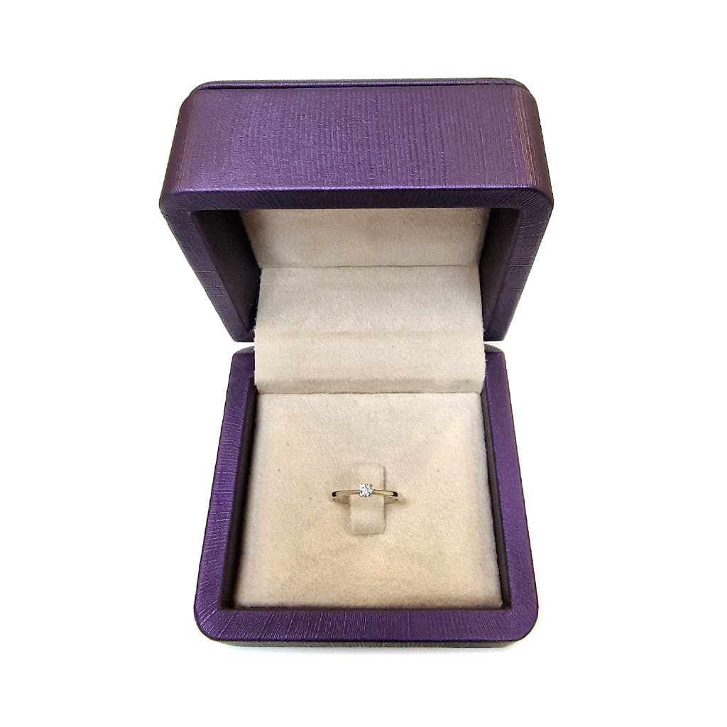 Годежен пръстен с диамант 0,10 карата