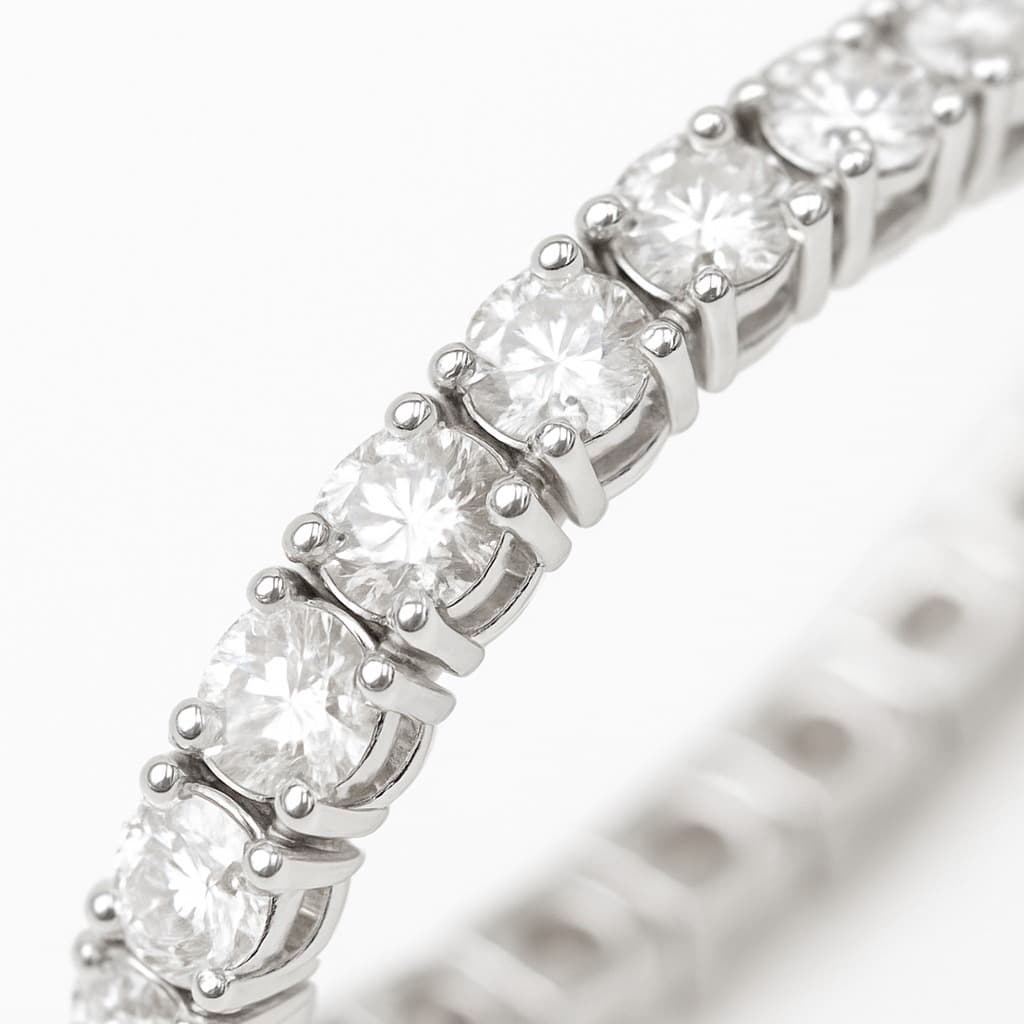 гривна бяло злато с диаманти 3