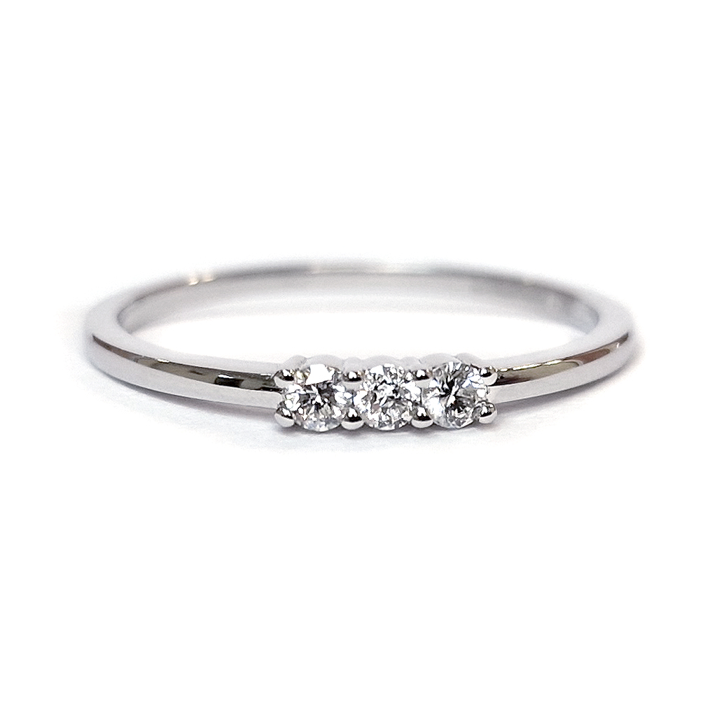 Дамски пръстен от бяло злато 18 к. с три диаманта