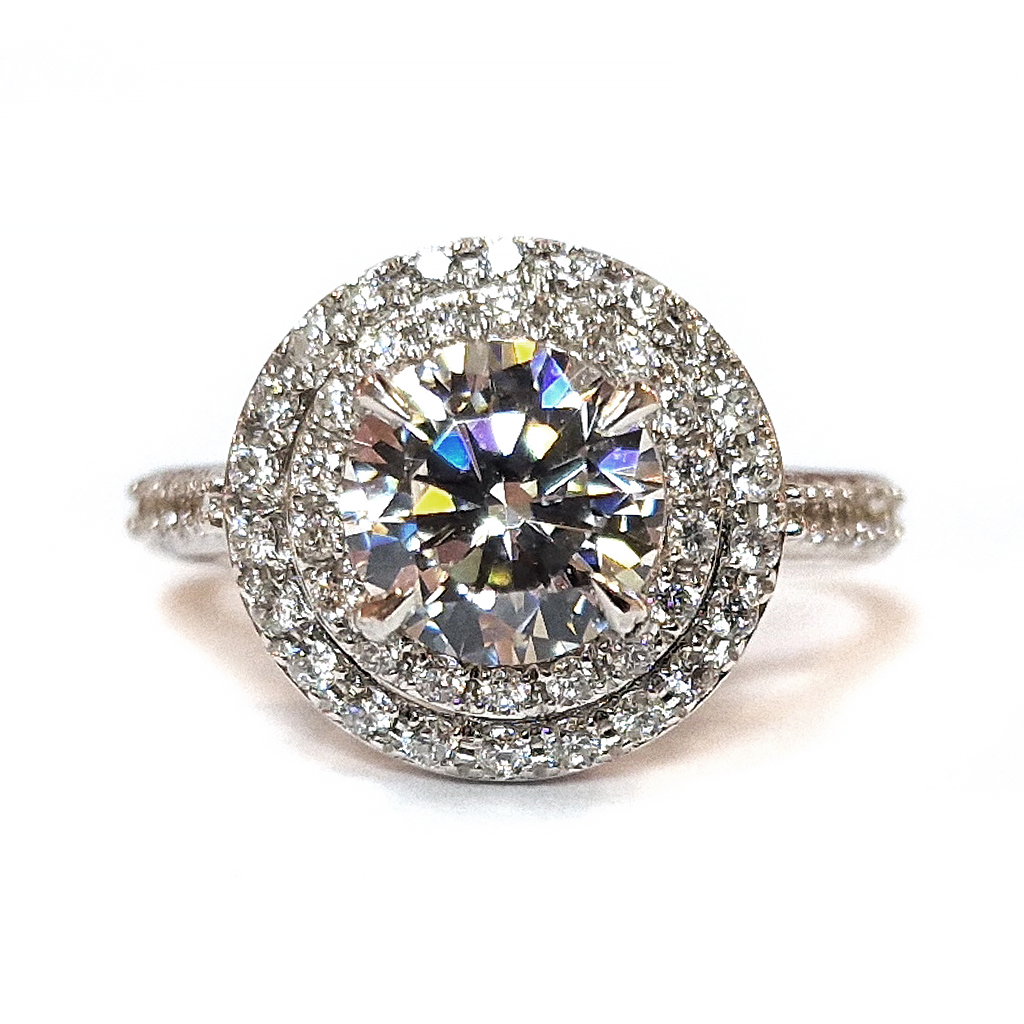 Годежен пръстен с бял топаз 1,85 карата и диаманти