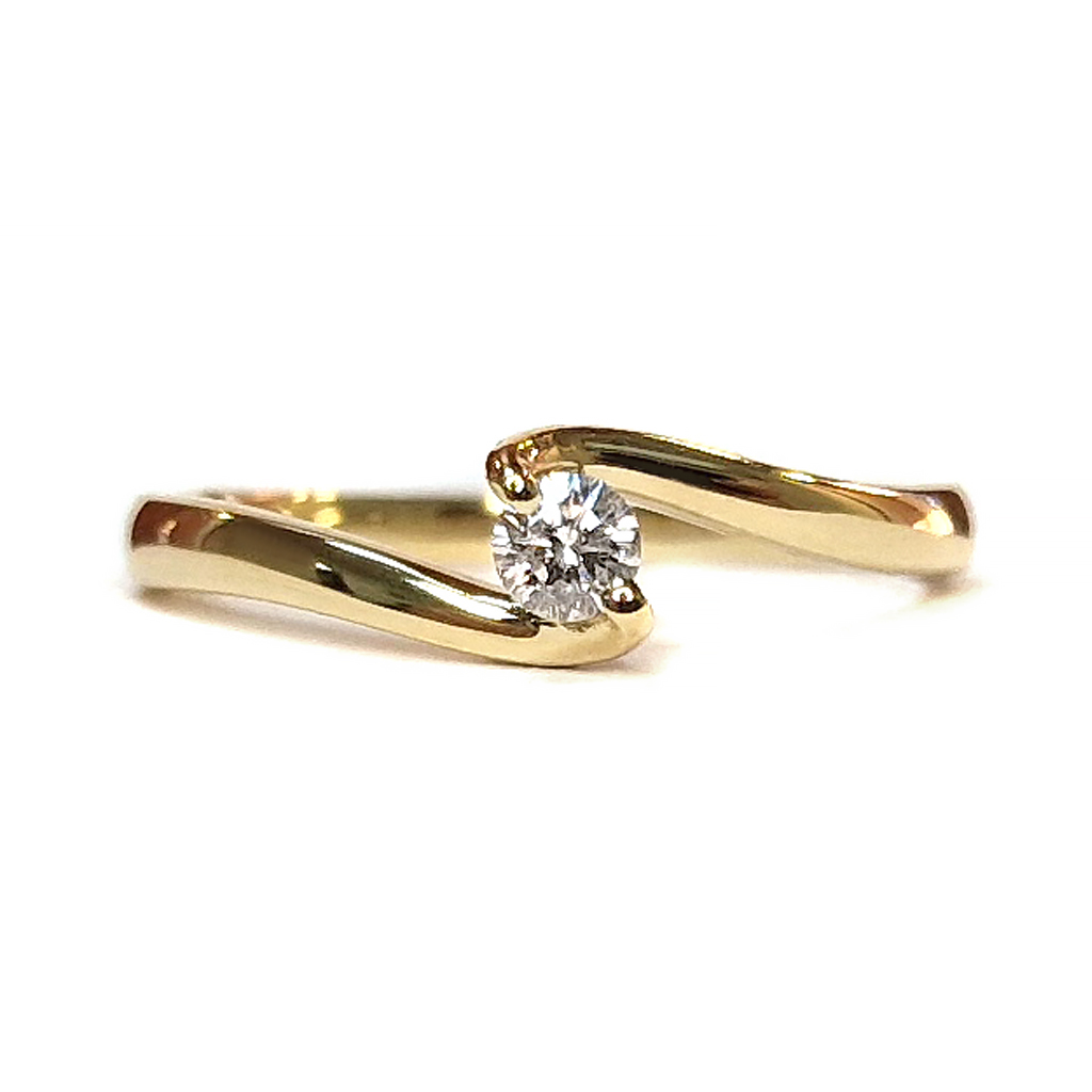 Годежен пръстен с форма на вълна жълто злато 14 к. и диамант