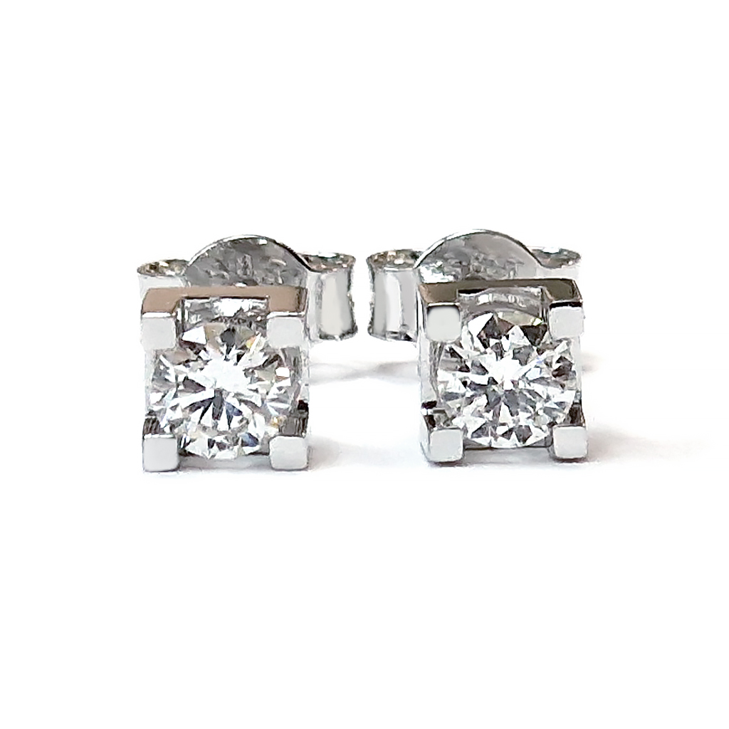 Обеци на винт от бяло злато с диаманти 0,42 карата 23 Обеци на винт от бяло злато с диаманти 0,42 карата